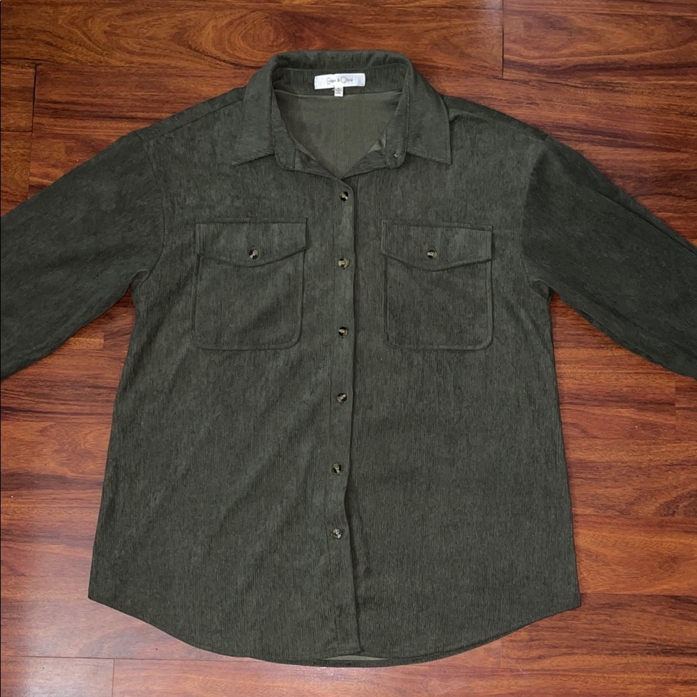 Women's Eden & Olivia Botton Down Shirt